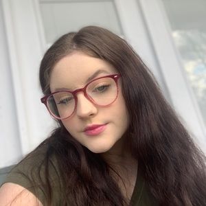 Meet your Posher, Ella